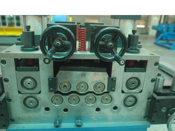 Rolo de aço do quadro de porta 45# que forma a máquina com 13-15 rolos